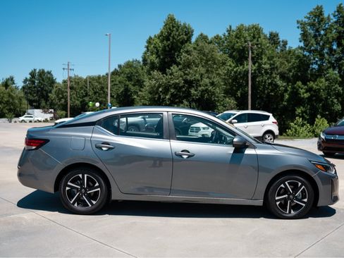 Used 2024 Nissan Sentra SV FWD image 5
