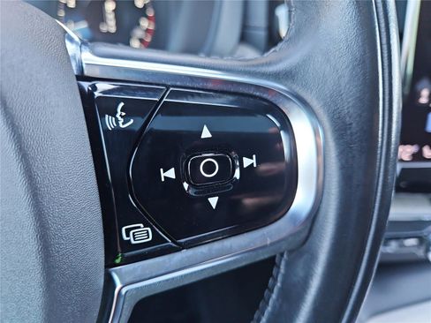 Used 2021 Volvo XC60 T6 Inscription w/ Climate Package image 18