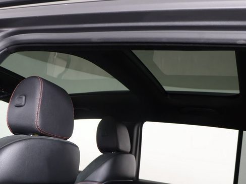 Used 2023 Mercedes-Benz GLB 250 w/ AMG Line image 15