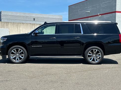 Used 2019 Chevrolet Suburban Premier AWD/4WD image 9