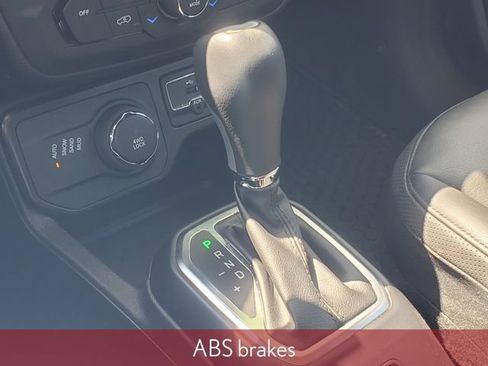 Used 2023 Jeep Renegade Limited AWD/4WD image 31