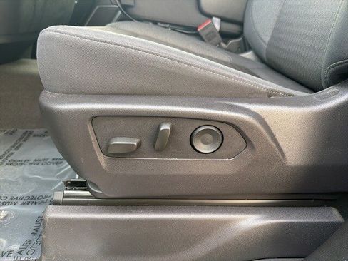 Used 2025 Chevrolet Silverado 1500 LT image 29