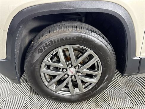 Used 2017 GMC Acadia SLT image 4