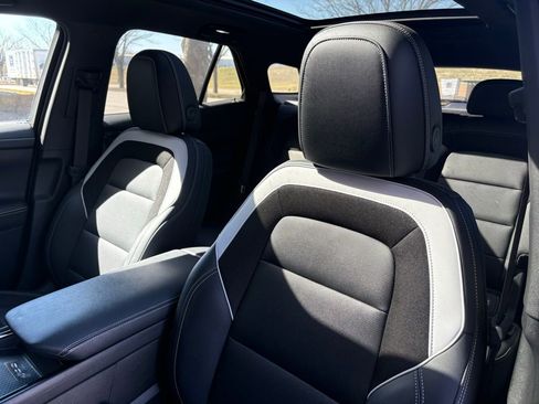 Used 2024 Chevrolet Blazer EV LT image 27