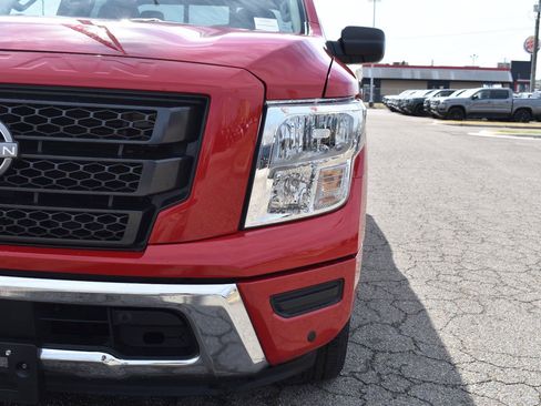 Used 2023 Nissan Titan SV w/ SV Convenience Package image 23
