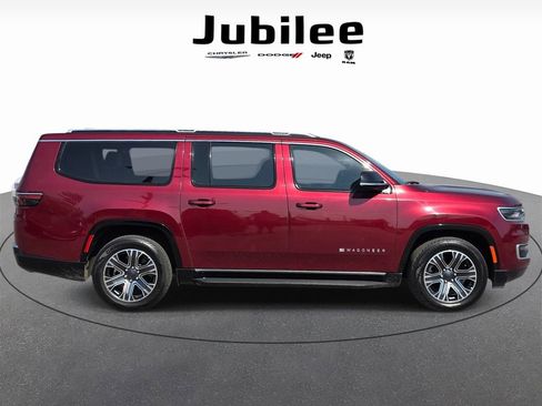 Used 2023 Jeep Wagoneer L Series II image 45