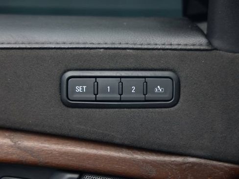 Used 2018 Cadillac Escalade Premium Luxury RWD image 48