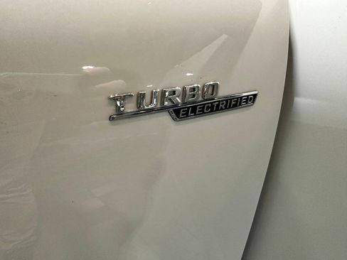 Used 2025 Mercedes-Benz GLC 43 AMG 4MATIC image 37