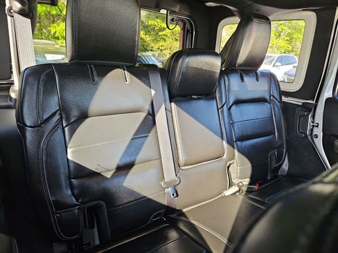 Used 2022 Jeep Wrangler Unlimited Sahara w/ Cold Weather Group image 10