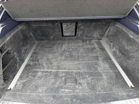 Used 2023 Bentley Bentayga Extended Wheelbase image 77