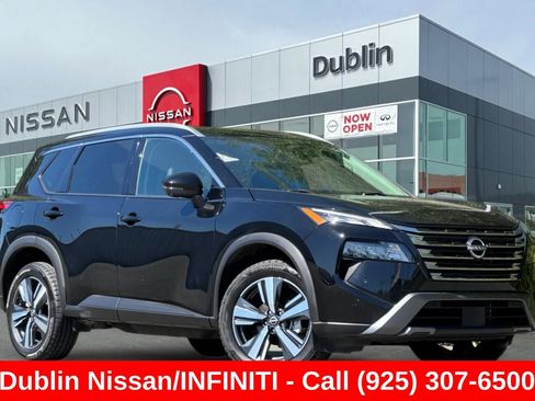 Used 2024 Nissan Rogue SL AWD/4WD image 2