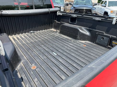 Used 2011 Toyota Tacoma 4x4 Access Cab V6 w/ TRD Sport Pkg image 19