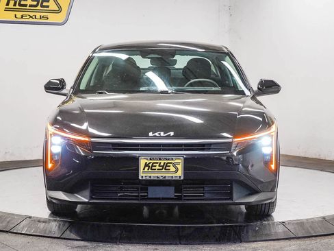 Used 2025 Kia K4 FWD image 2