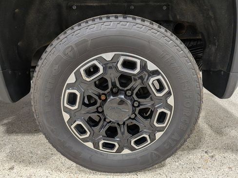 Used 2021 Chevrolet Silverado 2500 High Country w/ Technology Package image 12