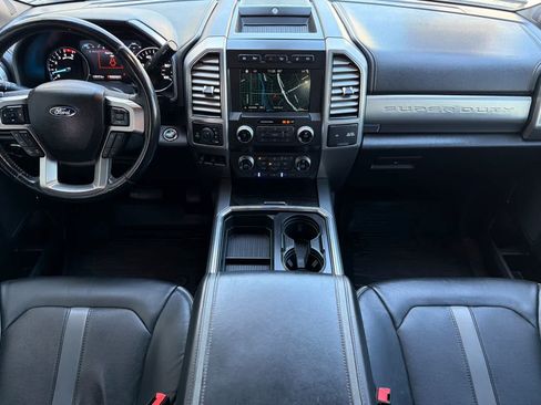 Used 2019 Ford F250 Platinum w/ Platinum Ultimate Package AWD/4WD image 3