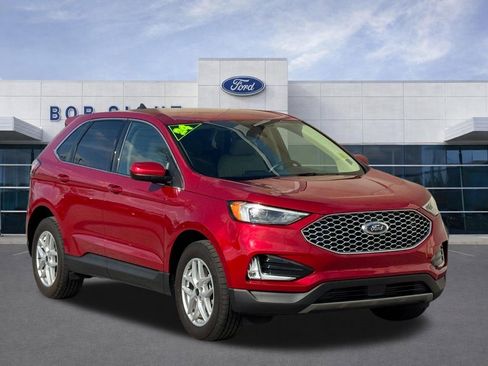Used 2024 Ford Edge SEL w/ Convenience Package image 2