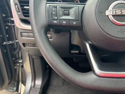 Used 2023 Nissan Rogue SV FWD image 22