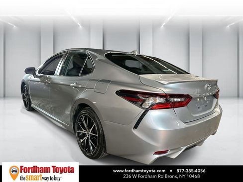 Used 2023 Toyota Camry SE image 6