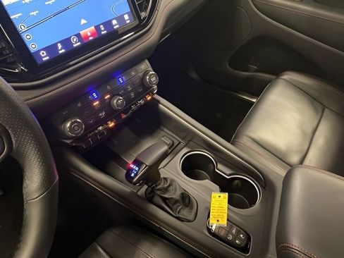 Used 2024 Dodge Durango GT AWD/4WD image 14