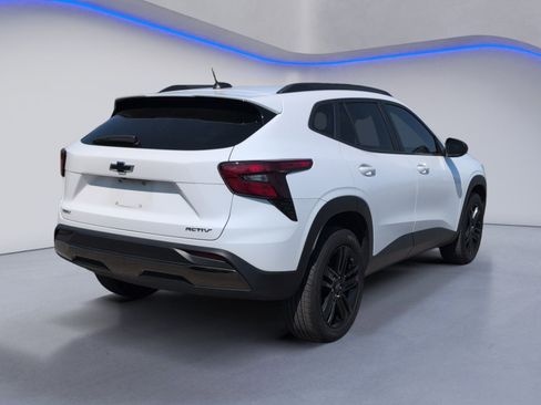 Used 2024 Chevrolet Trax ACTIV image 3