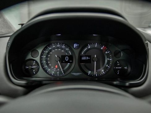 Used 2014 Aston Martin Vanquish Coupe image 26