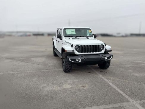 New 2026 Jeep Gladiator Sport image 17