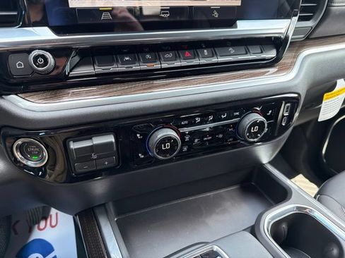 New 2026 Chevrolet Silverado 1500 LT Trail Boss w/ Convenience Package II AWD/4WD image 24