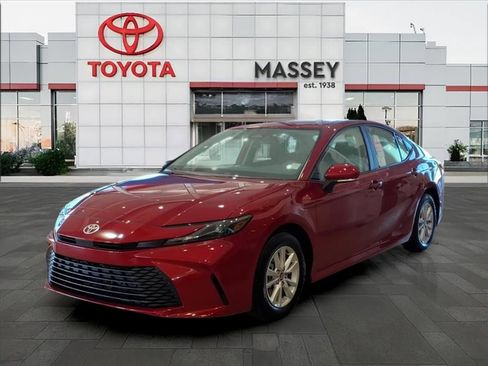 Used 2026 Toyota Camry LE w/ Convenience Package FWD image 3