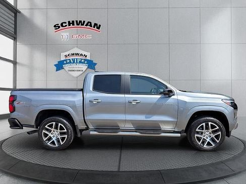 Used 2023 Chevrolet Colorado Z71 w/ Z71 Convenience Package 2 AWD/4WD image 3