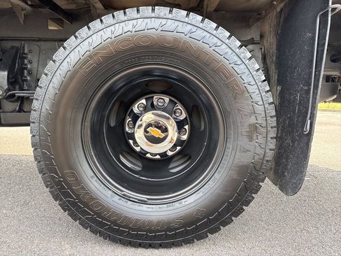 Used 2021 Chevrolet Silverado 3500 LT w/ Snow Plow Prep Package image 14