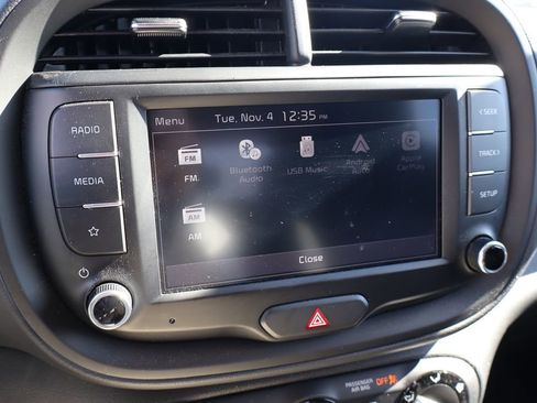 Used 2025 Kia Soul LX w/ Option Group 015 image 17