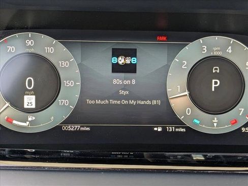 Used 2025 Land Rover Range Rover Evoque S image 11