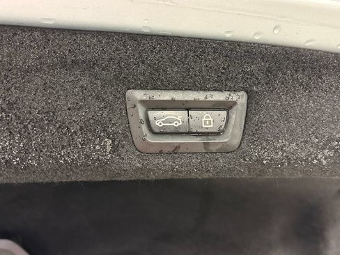 Used 2018 BMW 740i xDrive AWD/4WD image 19
