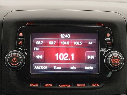 Used 2016 FIAT 500L Trekking image 25