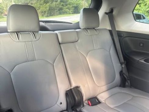 Certified 2025 Honda Pilot EX-L image 12