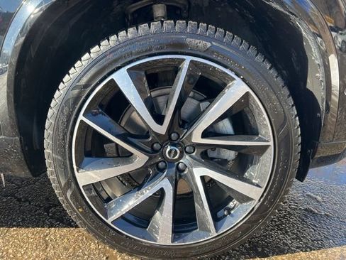Certified 2024 Volvo XC90 B6 Ultimate image 12