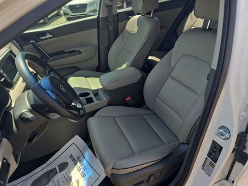 Used 2017 Kia Sportage EX image 17