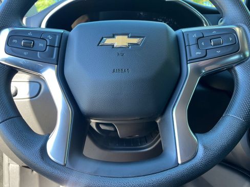 Used 2025 Chevrolet Blazer LT FWD image 29