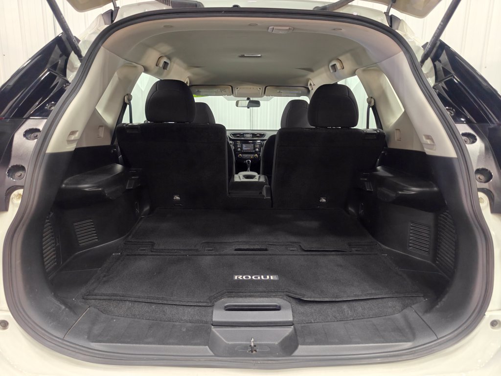 Used 2017 Nissan Rogue S AWD/4WD image 31