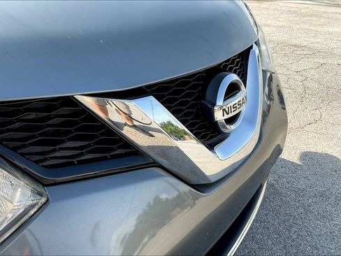 Used 2015 Nissan Rogue SV FWD image 25