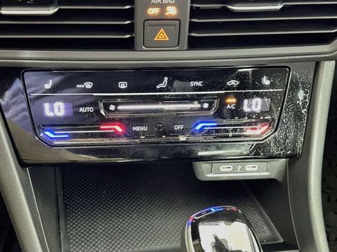 Certified 2025 Volkswagen Jetta Sport FWD image 16
