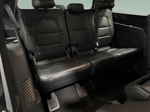 Used 2023 Lincoln Navigator Reserve image 11