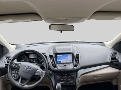 Used 2019 Ford Escape SE image 3