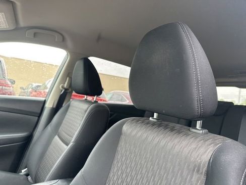 Used 2017 Nissan Rogue S w/ Appearance Package AWD/4WD image 7
