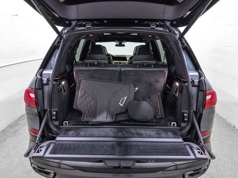 Used 2022 BMW X7 xDrive40i w/ M Sport Package AWD/4WD image 9