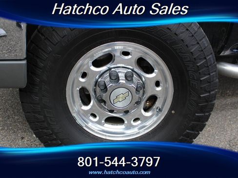 Used 2005 Chevrolet Silverado 2500 LT w/ Heavy-Duty Power Package AWD/4WD image 10