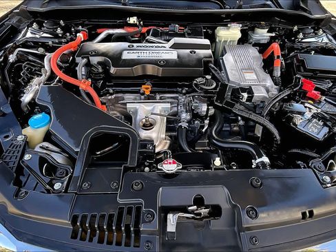 Used 2017 Honda Accord Hybrid Sedan image 32