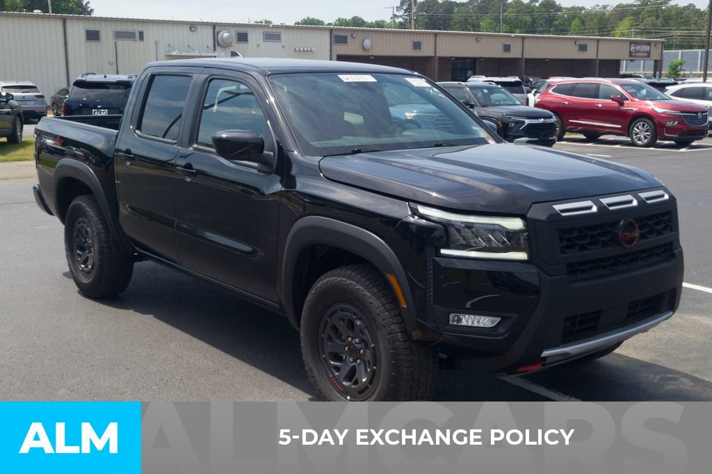 Used 2026 Nissan Frontier PRO-4X AWD/4WD image 3