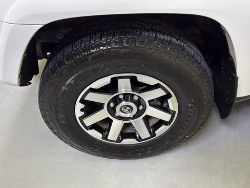 Used 2021 Toyota 4Runner TRD Off-Road Premium w/ Moonroof Package AWD/4WD image 30