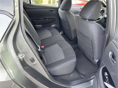 Used 2018 Nissan Leaf SV w/ SV Technology Package image 15